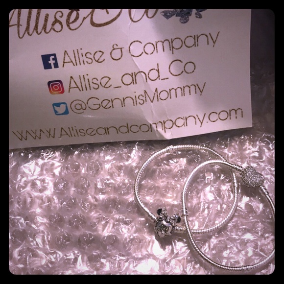 Poshette @Kiria032 - Picture 1 of 3